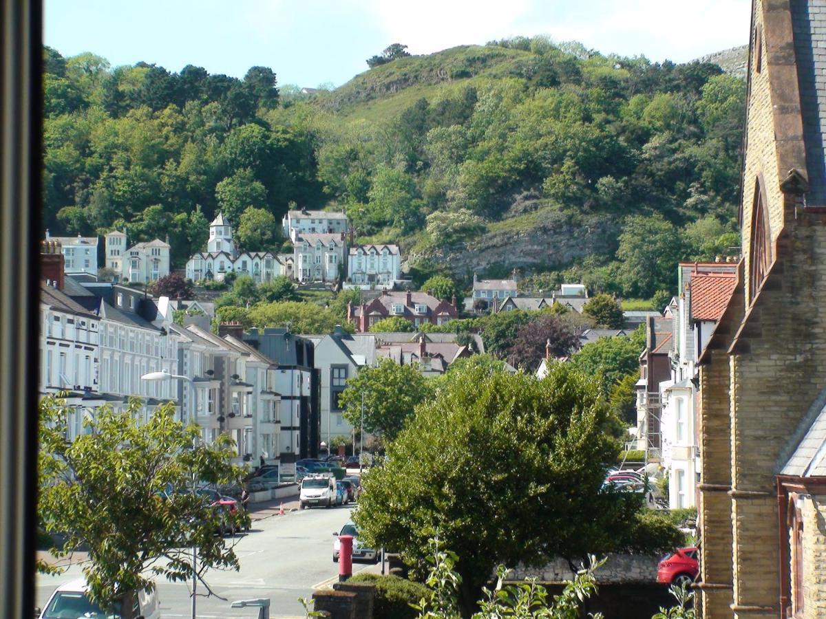 Bodeuron Guest House Llandudno Bagian luar foto